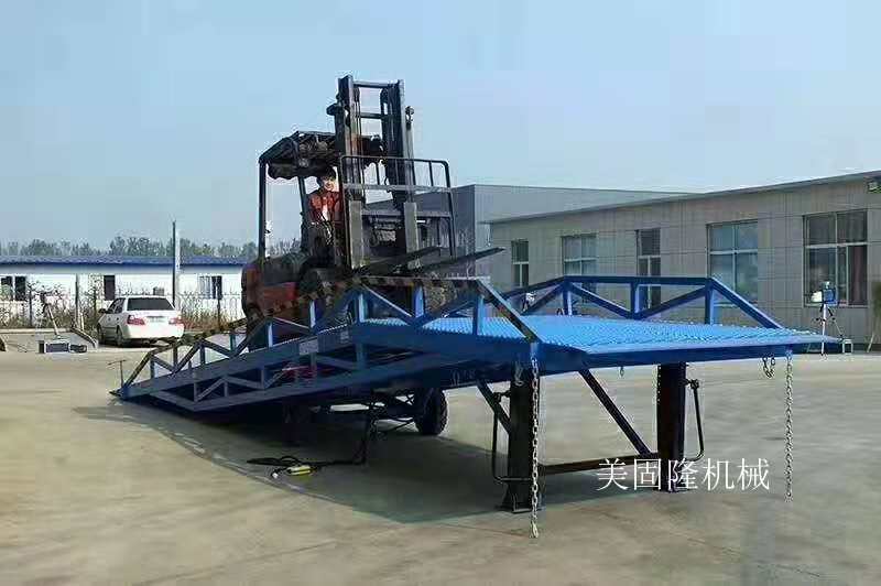 阿坝移动式登车桥价格